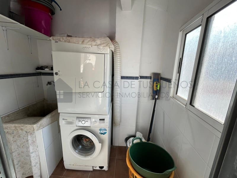 5 bedroom Townhouse for sale in Sax with garage - € 237,000 (Ref: 9847459)