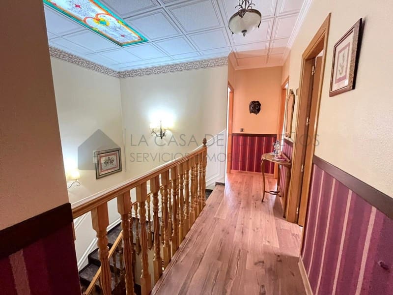 5 bedroom Townhouse for sale in Sax with garage - € 237,000 (Ref: 9847459)