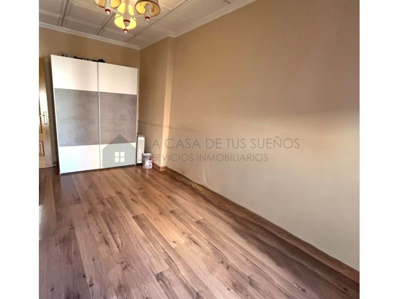 5 bedroom Townhouse for sale in Sax with garage - € 237,000 (Ref: 9847459)