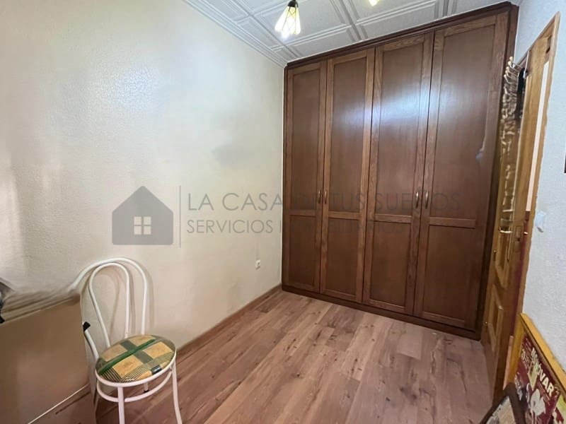 5 bedroom Townhouse for sale in Sax with garage - € 237,000 (Ref: 9847459)