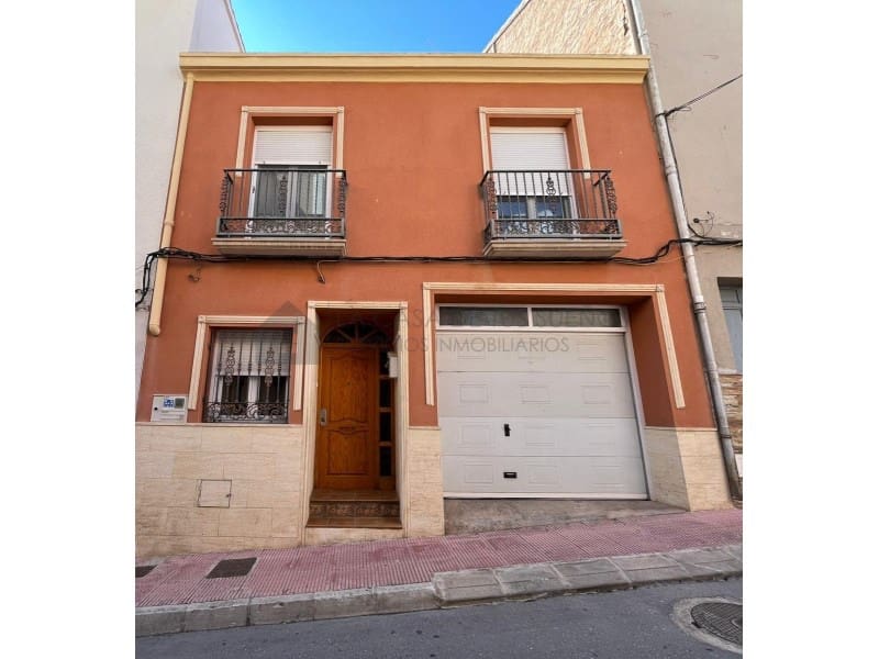 5 bedroom Townhouse for sale in Sax with garage - € 237,000 (Ref: 9847459)