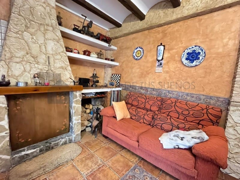 5 bedroom Townhouse for sale in Sax with garage - € 237,000 (Ref: 9847459)