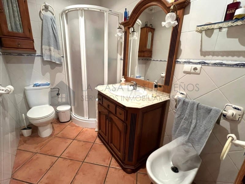 5 bedroom Townhouse for sale in Sax with garage - € 237,000 (Ref: 9847459)