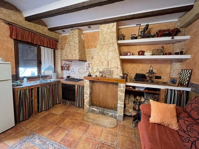 5 bedroom Townhouse for sale in Sax with garage - € 237,000 (Ref: 9847459)