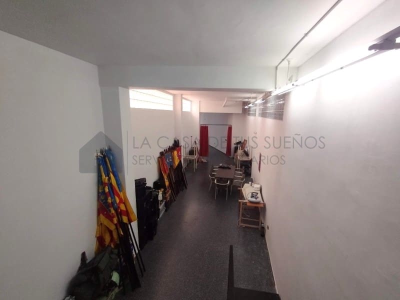 Commercial for sale in Elda - € 135,000 (Ref: 9847466)