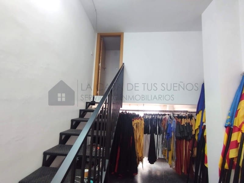 Commercial for sale in Elda - € 135,000 (Ref: 9847466)