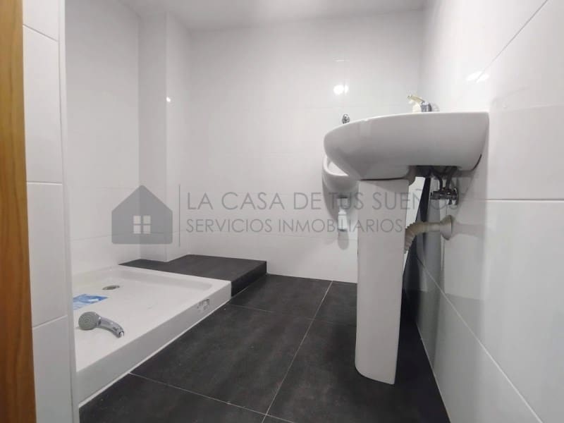Commercial for sale in Elda - € 135,000 (Ref: 9847466)