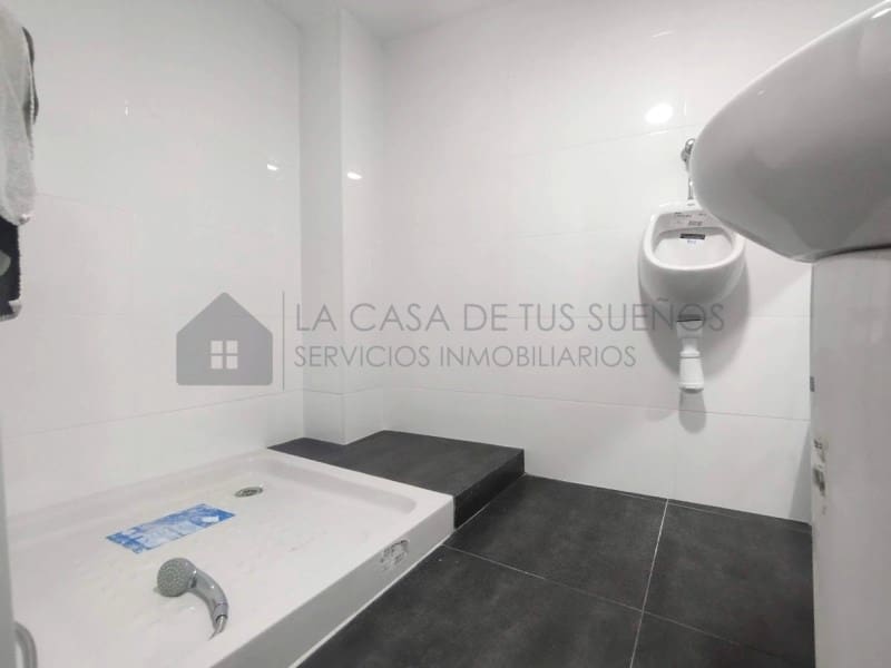 Commercial for sale in Elda - € 135,000 (Ref: 9847466)