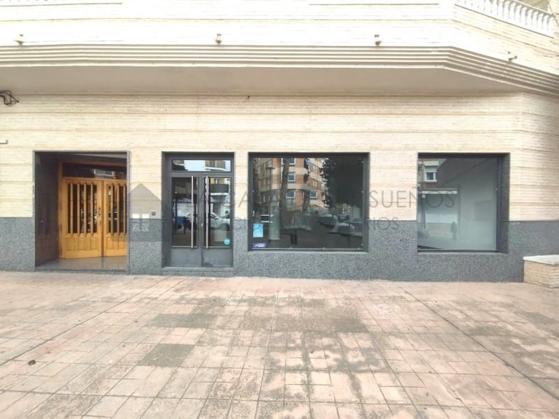 Commercial for sale in Elda - € 135,000 (Ref: 9847466)