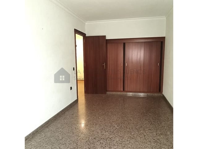 5 slaapkamer Flat te koop in Sax - € 157.000 (Ref: 9847474)