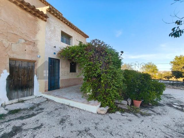 3 slaapkamer Finca/Landhuis te koop in Pinoso - € 129.000 (Ref: 9847475)
