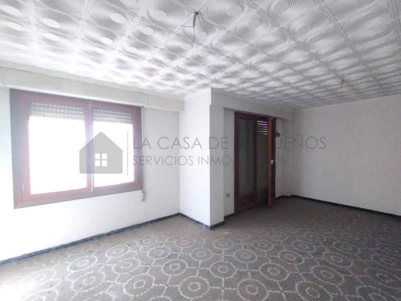 4 bedroom Flat for sale in Sax - € 95,000 (Ref: 9847478)