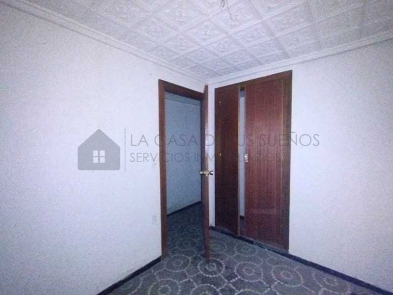 4 bedroom Flat for sale in Sax - € 95,000 (Ref: 9847478)