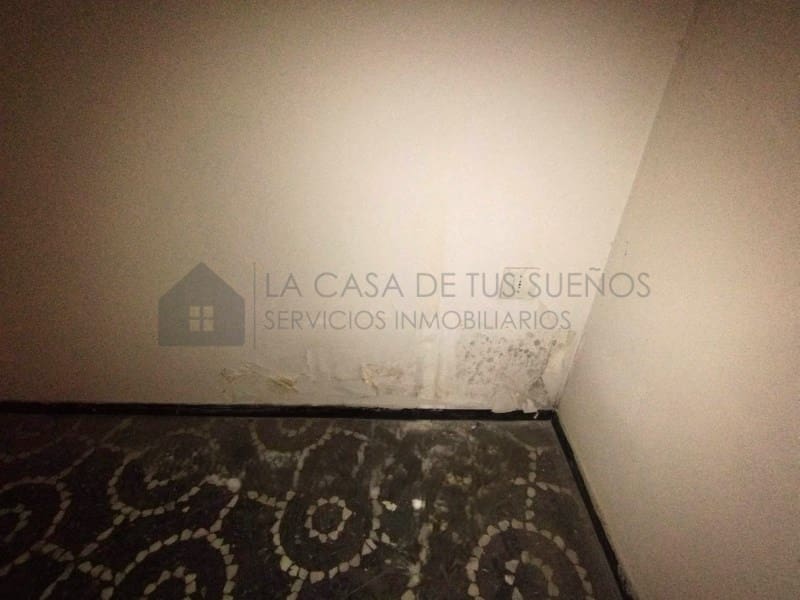 4 bedroom Flat for sale in Sax - € 95,000 (Ref: 9847478)