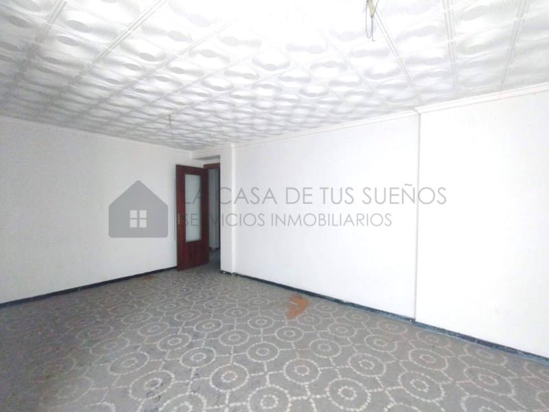 4 bedroom Flat for sale in Sax - € 95,000 (Ref: 9847478)