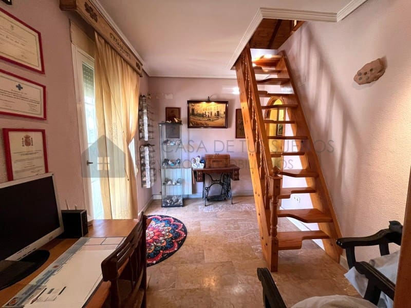 5 soverom Hus til salgs i Pinoso med garasje - € 345 000 (Ref: 9847479)