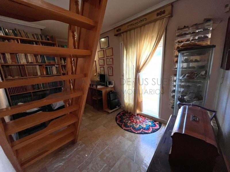 5 soverom Hus til salgs i Pinoso med garasje - € 345 000 (Ref: 9847479)