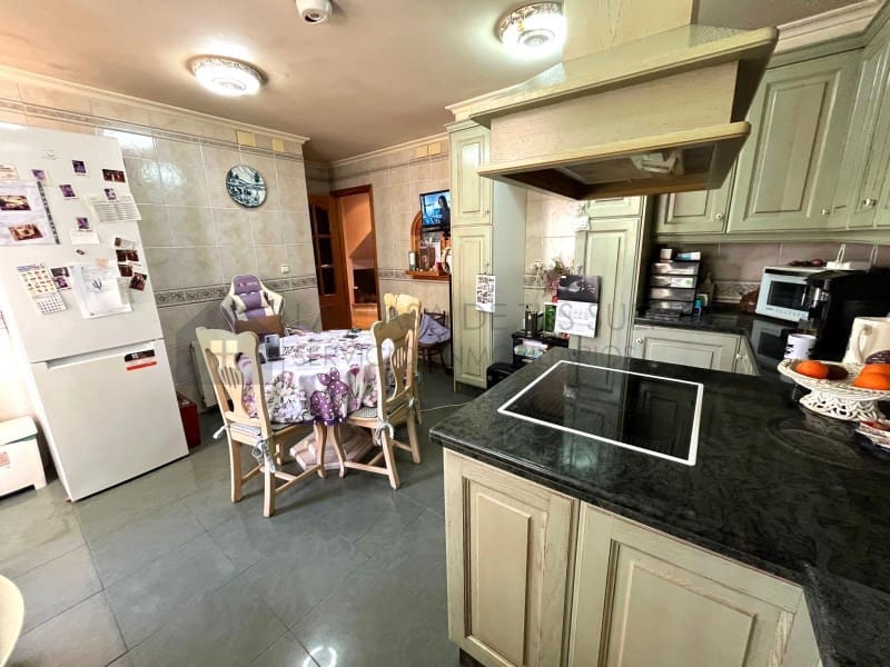 5 soverom Hus til salgs i Pinoso med garasje - € 345 000 (Ref: 9847479)