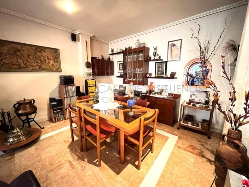 5 soverom Hus til salgs i Pinoso med garasje - € 345 000 (Ref: 9847479)