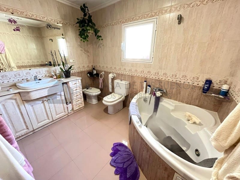 5 soverom Hus til salgs i Pinoso med garasje - € 345 000 (Ref: 9847479)