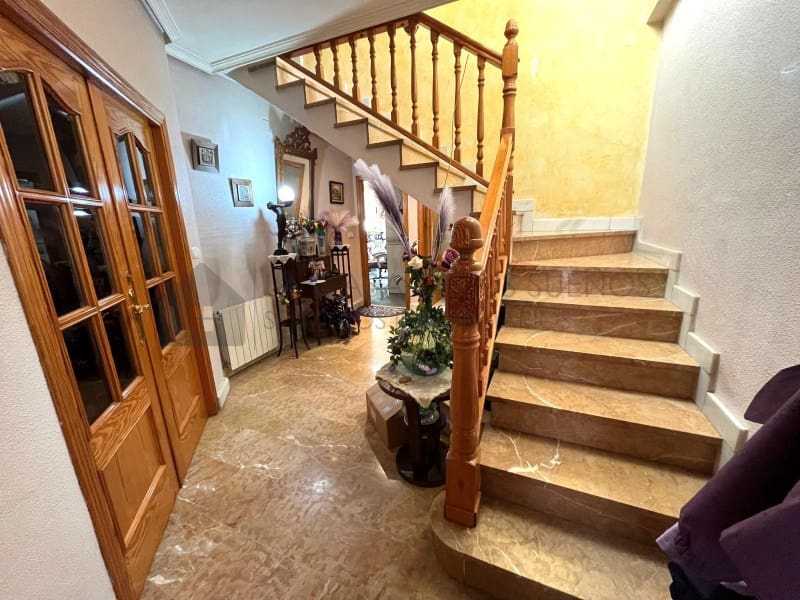 5 soverom Hus til salgs i Pinoso med garasje - € 345 000 (Ref: 9847479)
