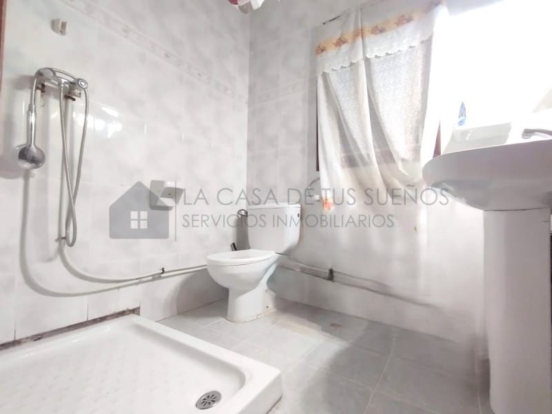 3 bedroom Flat for sale in Sax - € 69,900 (Ref: 9847480)