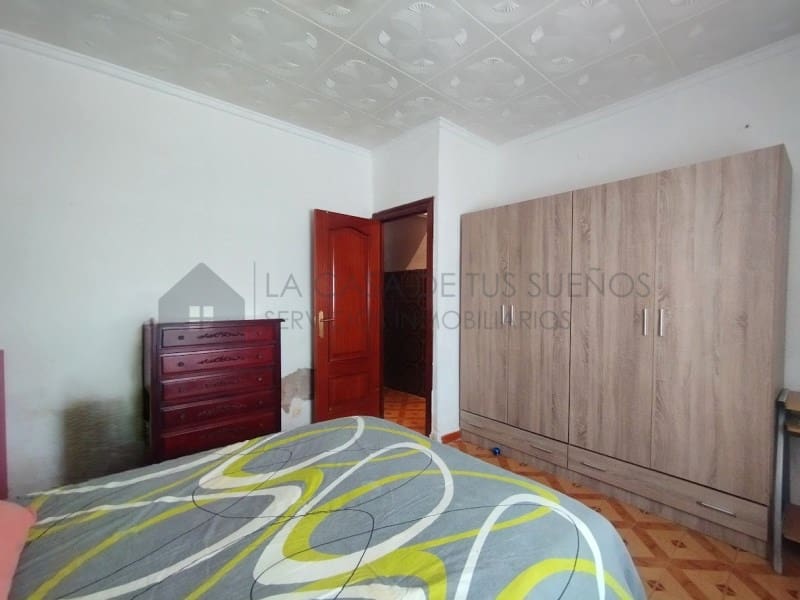 3 bedroom Flat for sale in Sax - € 69,900 (Ref: 9847480)