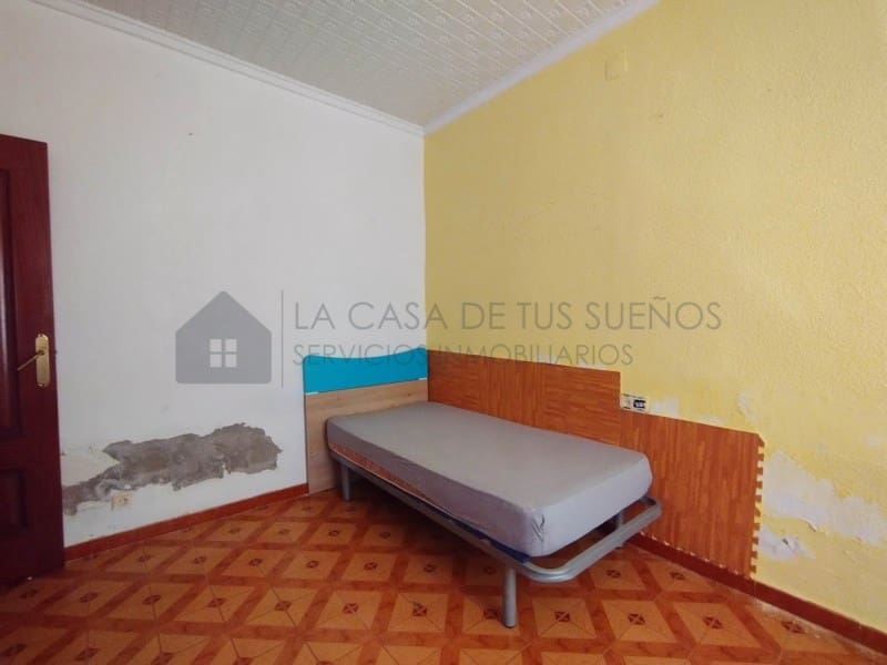 3 bedroom Flat for sale in Sax - € 69,900 (Ref: 9847480)
