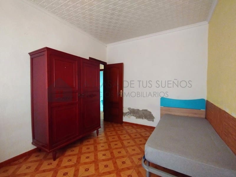 3 bedroom Flat for sale in Sax - € 69,900 (Ref: 9847480)