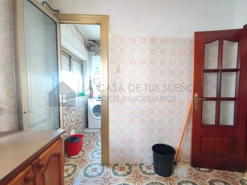 3 bedroom Flat for sale in Sax - € 69,900 (Ref: 9847480)