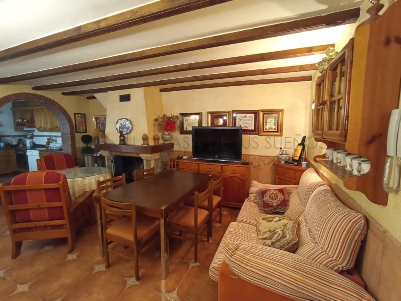 5 quarto Casa em Banda para venda em Sax com garagem - 233 000 € (Ref: 9847481)