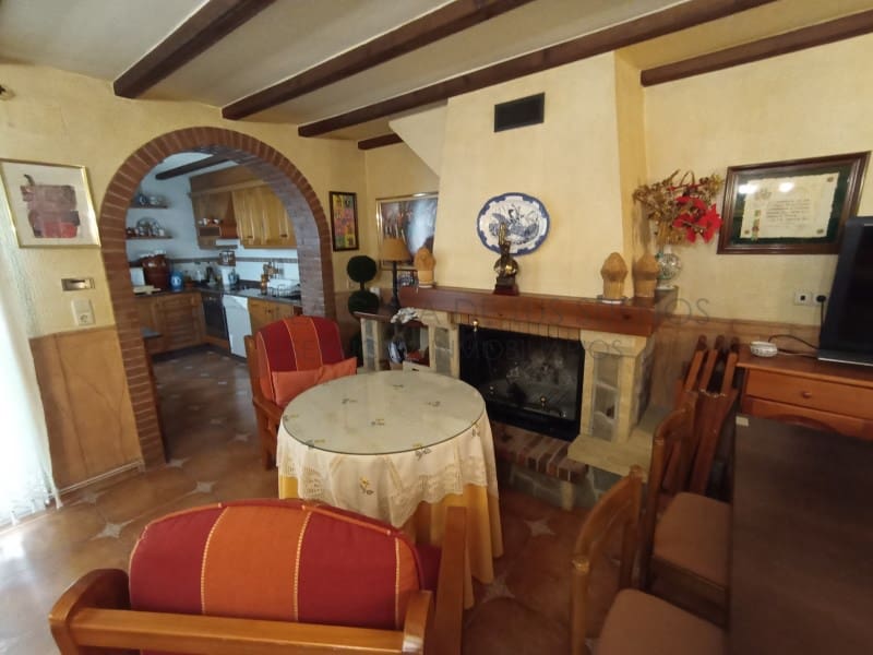 5 quarto Casa em Banda para venda em Sax com garagem - 233 000 € (Ref: 9847481)