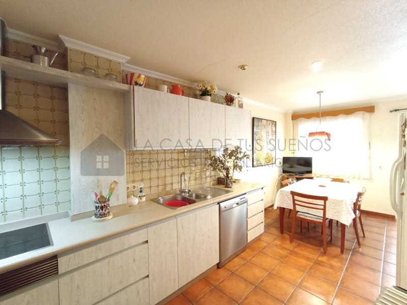5 quarto Casa em Banda para venda em Sax com garagem - 233 000 € (Ref: 9847481)
