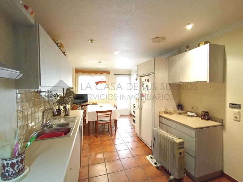 5 quarto Casa em Banda para venda em Sax com garagem - 233 000 € (Ref: 9847481)