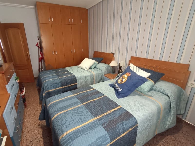 5 quarto Casa em Banda para venda em Sax com garagem - 233 000 € (Ref: 9847481)