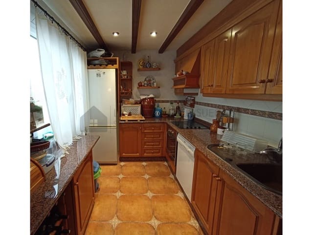 5 quarto Casa em Banda para venda em Sax com garagem - 233 000 € (Ref: 9847481)