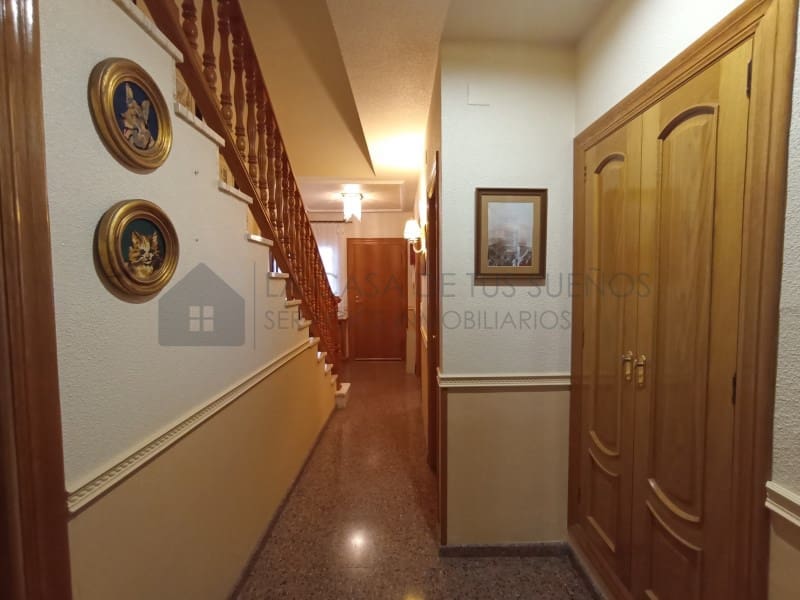 5 quarto Casa em Banda para venda em Sax com garagem - 233 000 € (Ref: 9847481)