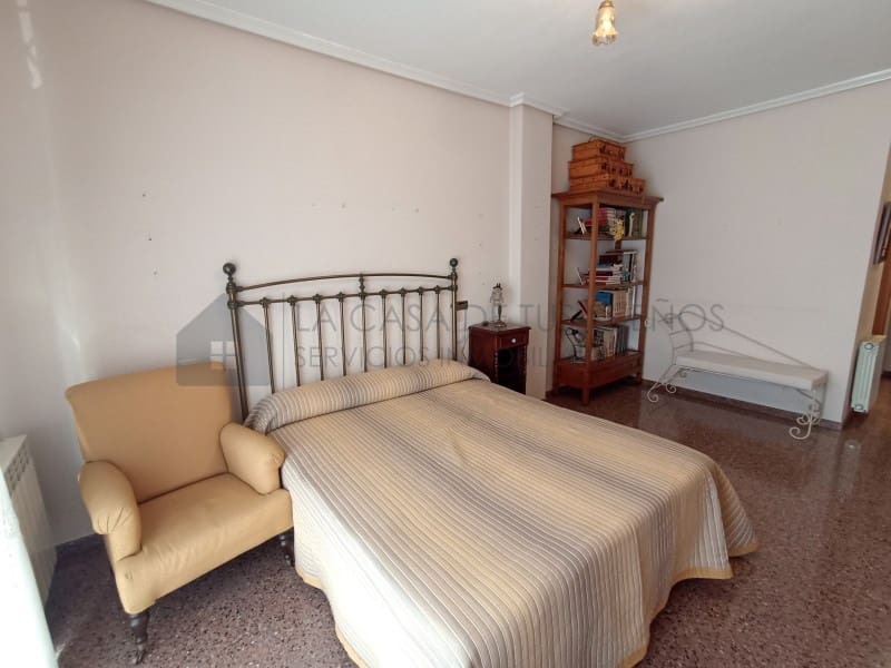 5 quarto Casa em Banda para venda em Sax com garagem - 233 000 € (Ref: 9847481)
