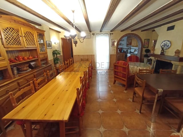 5 quarto Casa em Banda para venda em Sax com garagem - 233 000 € (Ref: 9847481)