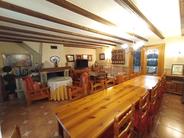 5 quarto Casa em Banda para venda em Sax com garagem - 233 000 € (Ref: 9847481)
