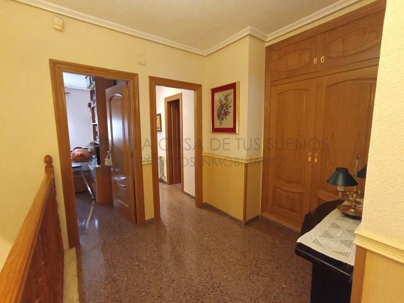 5 quarto Casa em Banda para venda em Sax com garagem - 233 000 € (Ref: 9847481)