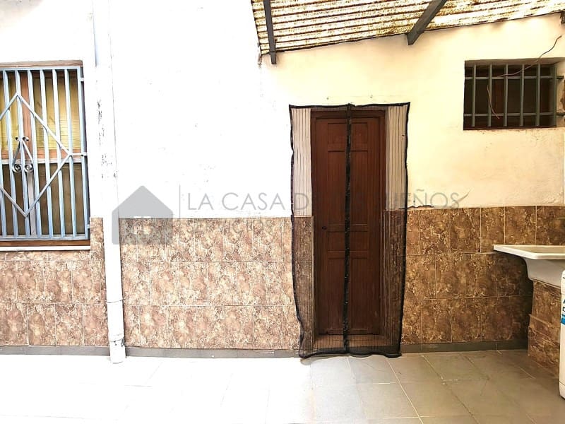 5 bedroom Townhouse for sale in Elda - € 230,000 (Ref: 9847484)
