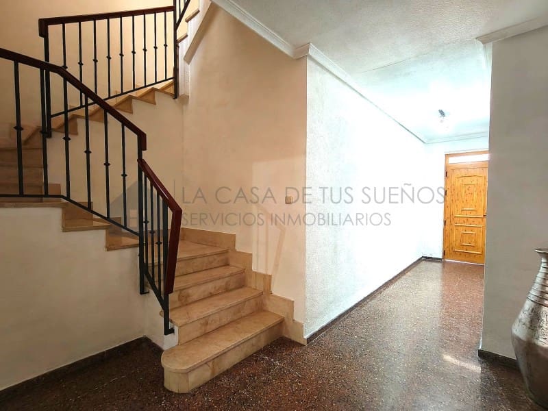 5 bedroom Townhouse for sale in Elda - € 230,000 (Ref: 9847484)