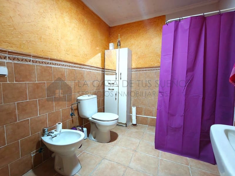 5 bedroom Townhouse for sale in Elda - € 230,000 (Ref: 9847484)