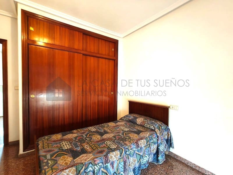 5 bedroom Townhouse for sale in Elda - € 230,000 (Ref: 9847484)