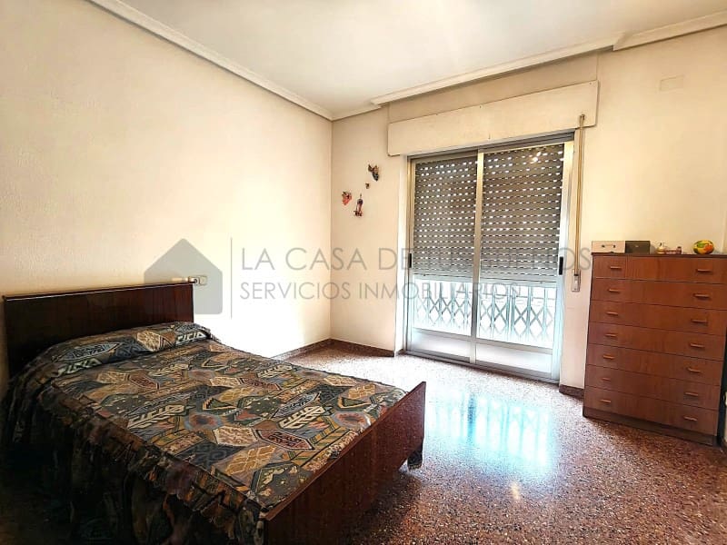5 bedroom Townhouse for sale in Elda - € 230,000 (Ref: 9847484)