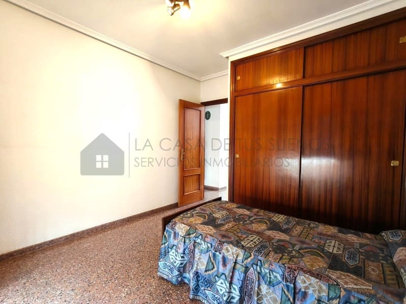 5 bedroom Townhouse for sale in Elda - € 230,000 (Ref: 9847484)
