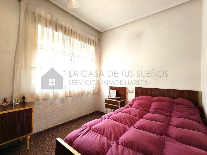 5 bedroom Townhouse for sale in Elda - € 230,000 (Ref: 9847484)