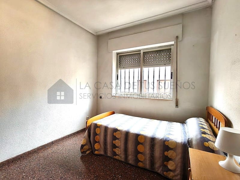 5 bedroom Townhouse for sale in Elda - € 230,000 (Ref: 9847484)