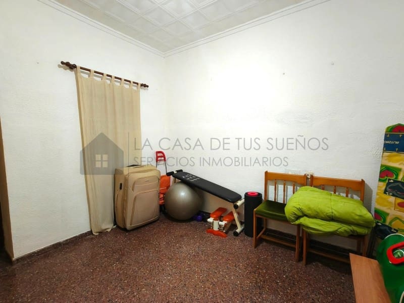 5 bedroom Townhouse for sale in Elda - € 230,000 (Ref: 9847484)